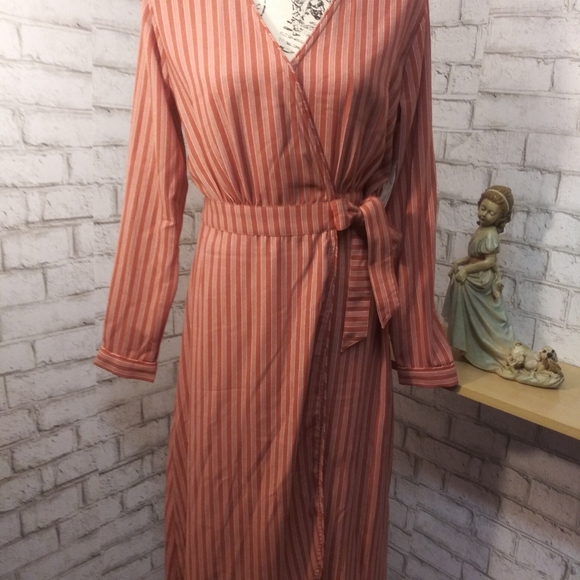 Time and Tru Dresses & Skirts - TIME & Tru Wrap Dress/A47